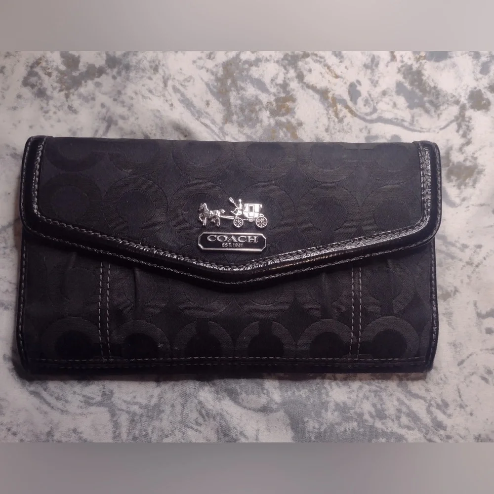 Traded* Coach Black Signature Wallet